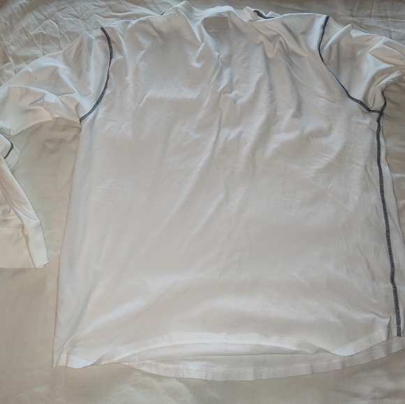 Long sleeve true religion Tee - Picture 3 of 4